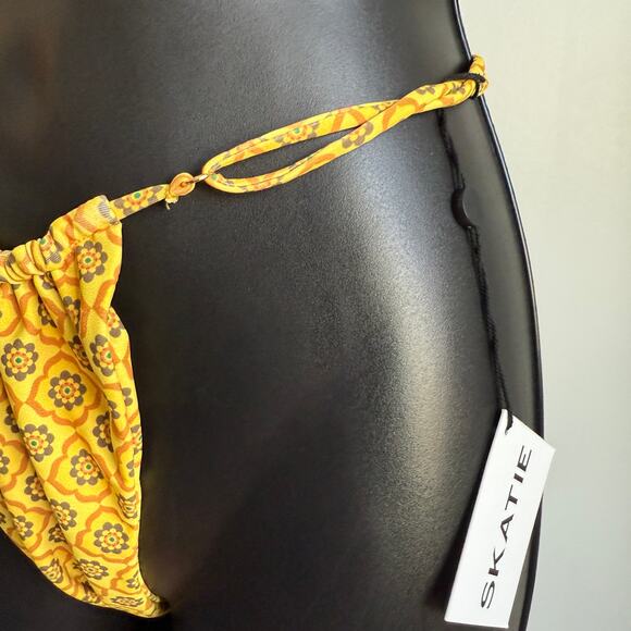 SKATIE Bikini Bottoms sz M Yellow Floral‎ Tile Print Sustainable Swimwear NWT - Picture 3 of 10